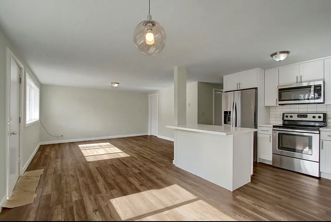 2 bed, 1.5 bath, 1000 sqft, $2,350 — Photo 3
