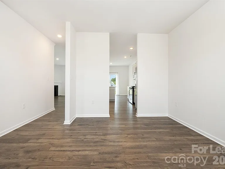 2407 Sugar Ct SW — Photo 5