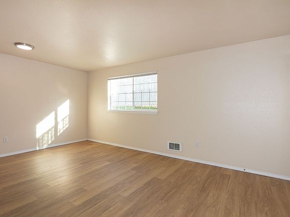 3rd image of 832 W Casino Rd #B01