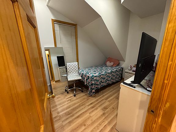 4th image of 2310 S Albany Ave #1