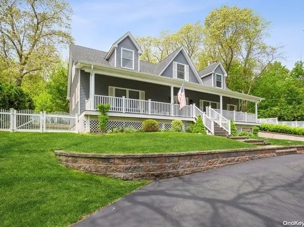 34 Midland Avenue, Port Jefferson, NY 11777