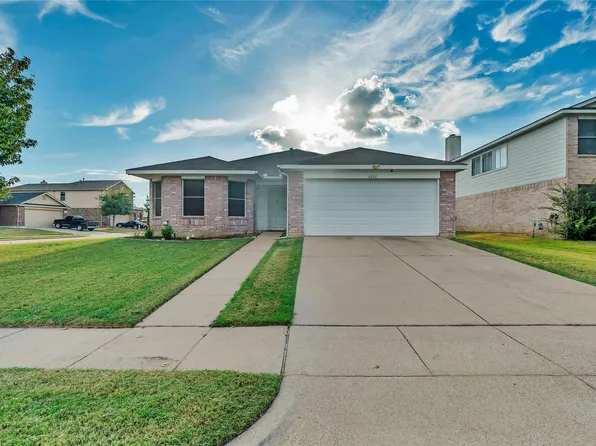 6001 Bronze River Rd, Fort Worth, TX 76179