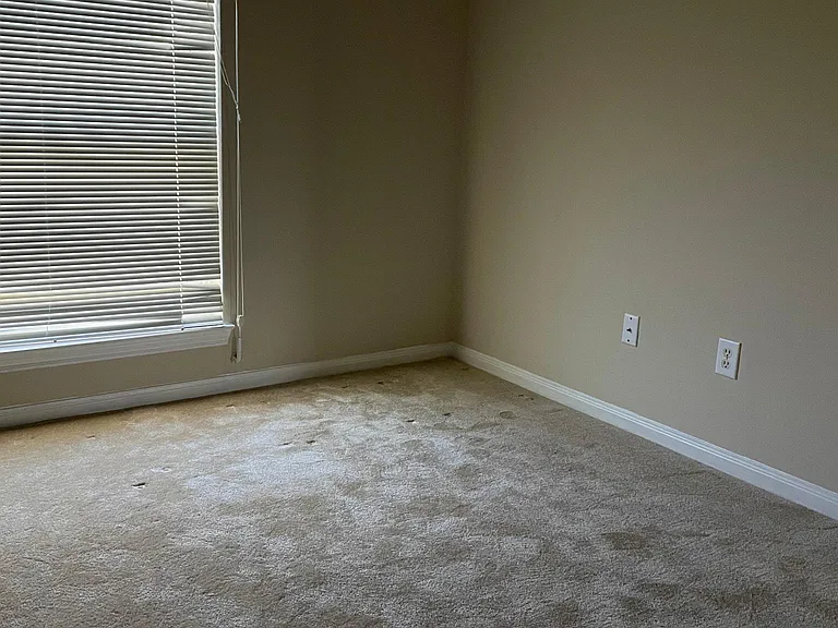 1401 Helmsley Dr — Photo 17