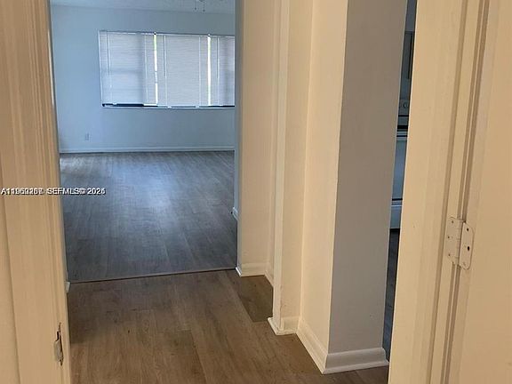 3rd image of 411 SW 22nd Ave