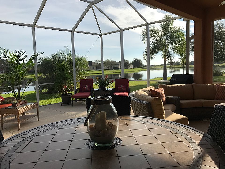 Beautiful view of water 