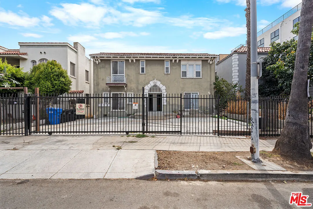3 bed, 2.0 bath, 1260 sqft, $3,600 — Photo 1