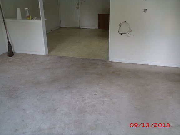 3rd image of 172 Louise Dr