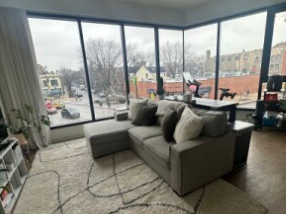 1st image of 3463 N Lincoln Ave #2