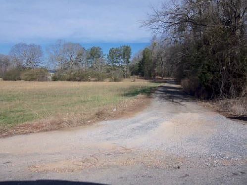 2nd image of 4055 Pecan Rd