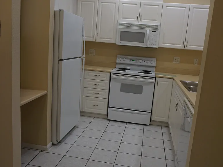 Milano Apartment and Town Homes — Photo 20