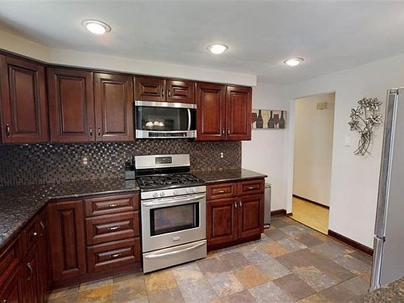 4th image of 5536 Glen Hill Dr