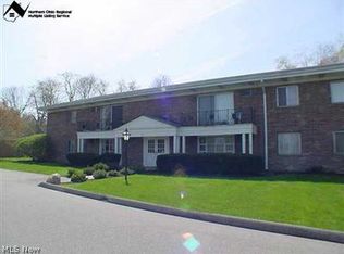 5011 Nob Hill Dr, Chagrin Falls, OH 44022