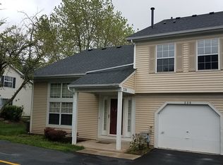 220 Ivy Ct #220, Streamwood, IL 60107