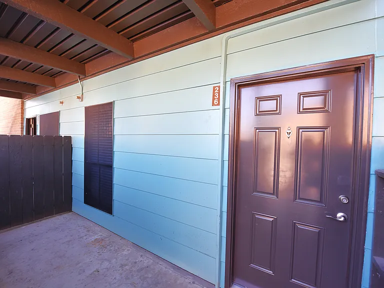 Bayou Oaks Apartments — Photo 19