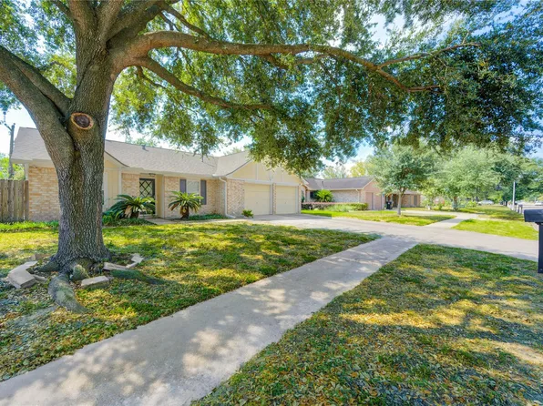 5711 Weeping Willow Rd, Houston, TX 77092