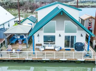 23586 NW Saint Helens Rd SLIP U-26, Portland, OR 97231