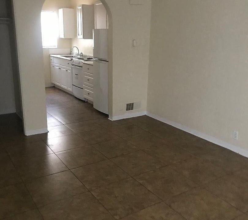 1st image of 1101 16th St N APT 05