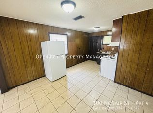 100 McNair Cir APT 4, Dothan, AL 36301