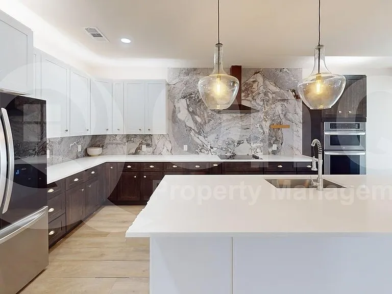 2517 Canterbury Ct — Photo 5