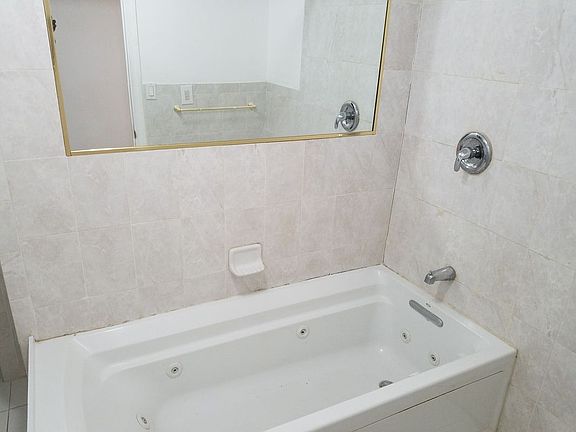 3rd image of 3156 Kings Hwy Floor 1