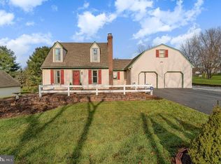 207 Queens Gate Rd, Lititz, PA 17543