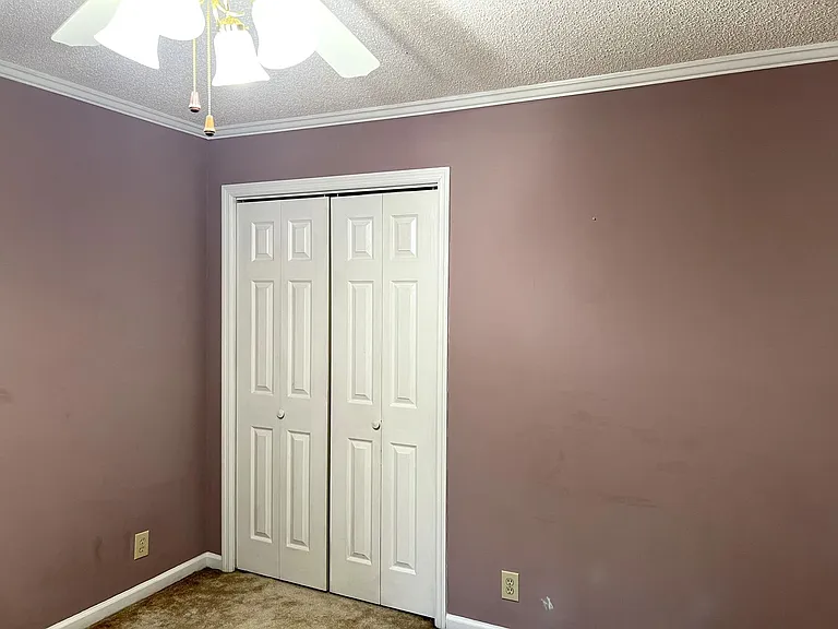 850 Parkview Ct — Photo 16