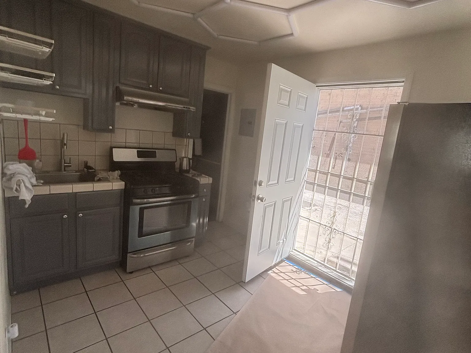 3 bed, 600 sqft, $3,600 — Photo 4