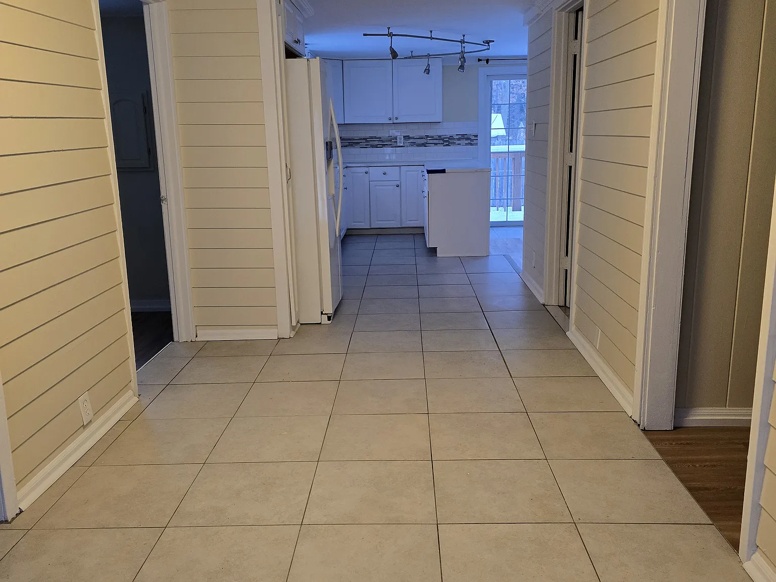 4435 Clifford Road — Photo 3