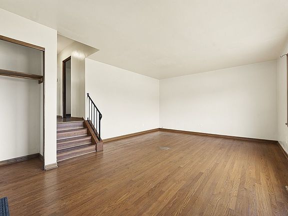 4th image of 524 Hirsch Ave