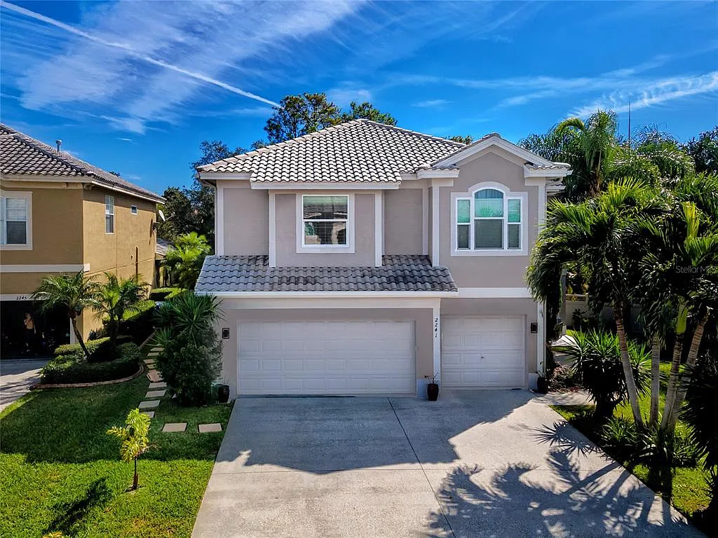 Building Photo - 2241 Highland Woods Dr