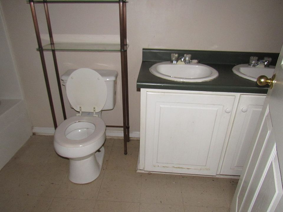 2nd image of 308 Mallon St