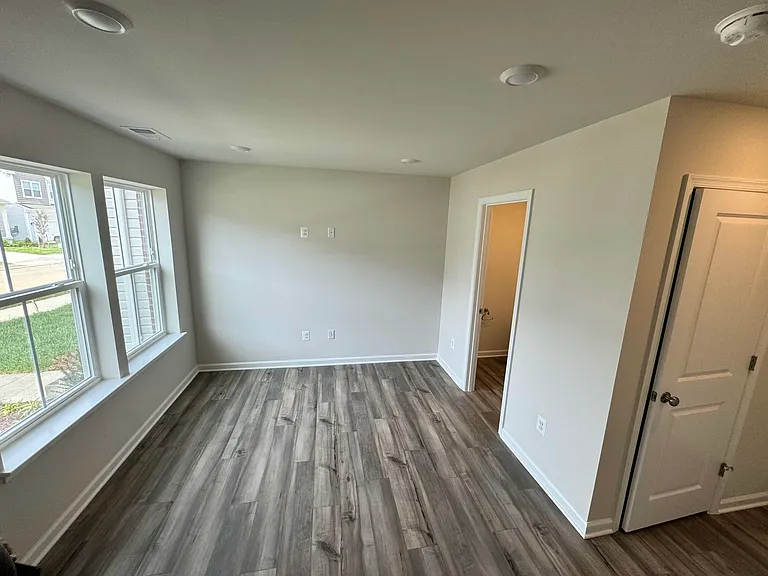 11 Brookfield Mews — Photo 9