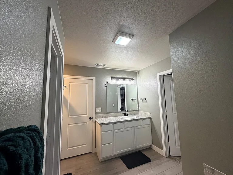 2409 Ranch Ave — Photo 10