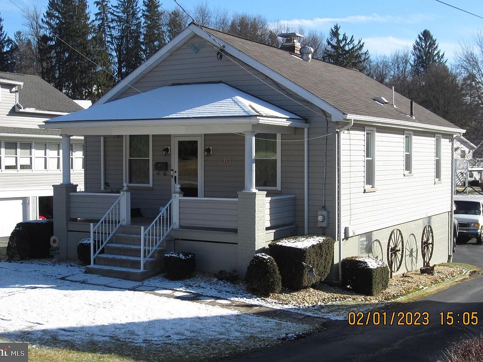 1st image of 707 Belmont St