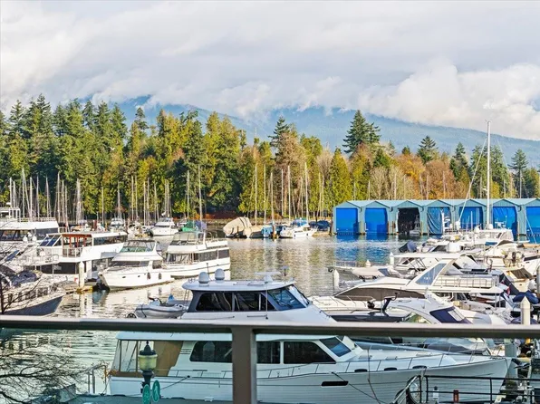 1717 Bayshore Dr #205, Vancouver, BC V6G 3H3