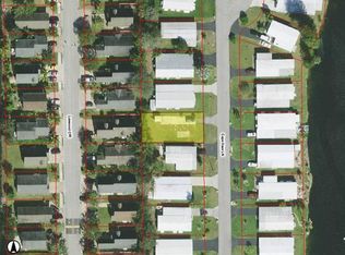 837 Cape Haze Ln, Naples, FL 34104