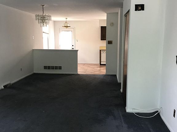 2nd image of 1130 W Ashland Ave