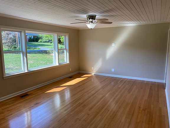 4th image of 216 Hicks Ln #0