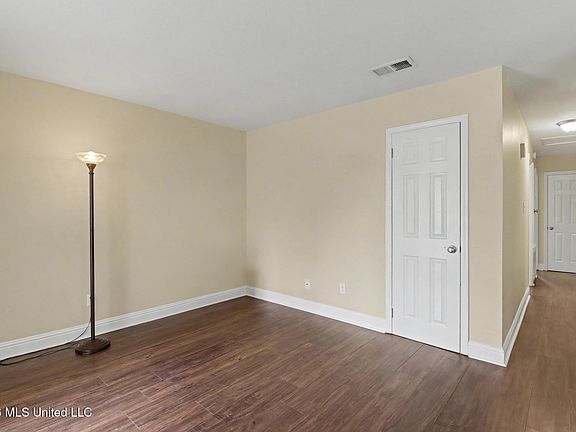 2nd image of 15408 Anderson Dr