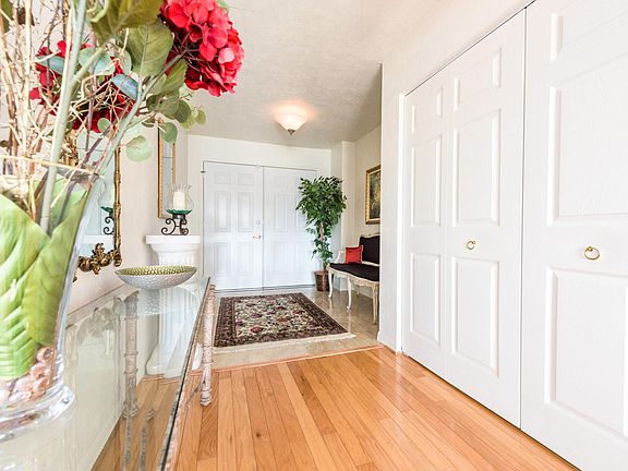 3rd image of 1 John Anderson Dr Penthouse 7