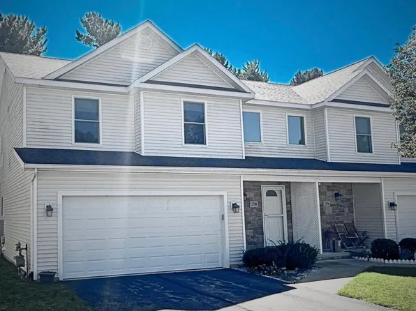 2550 Holiday House Rd #9, Saint Joseph, MI 49085