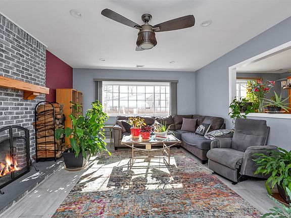 3rd image of 867 Preston Road