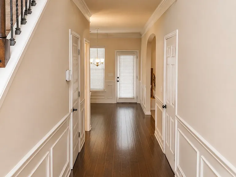 609 Angel Oak Ln — Photo 4