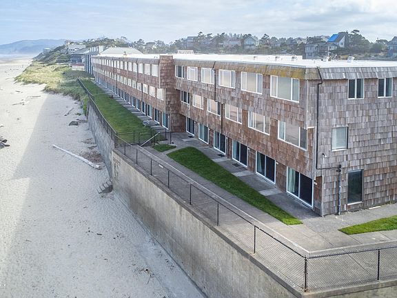 3rd image of 145 NW Inlet Ave SW #226