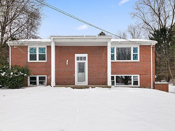2nd image of 13858 Windemere Dr NW