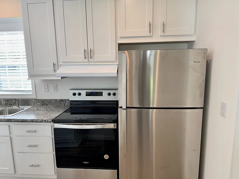 887 E Colonial Cir — Photo 8