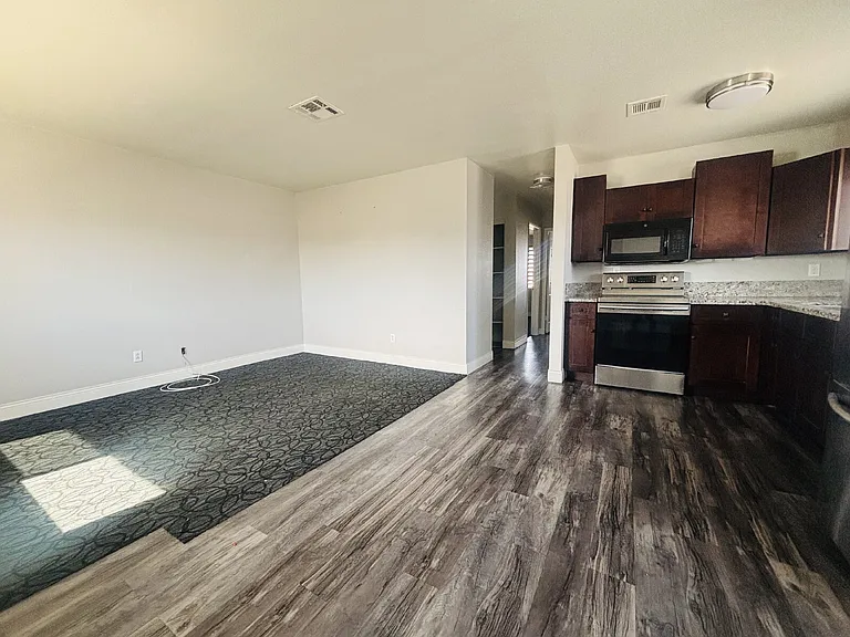 5660 E Lake Mead Blvd #D — Photo 18