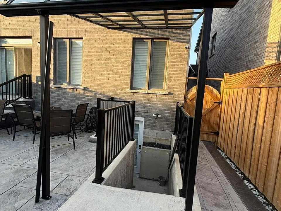 4 Stellarton Cres #BASEMENT