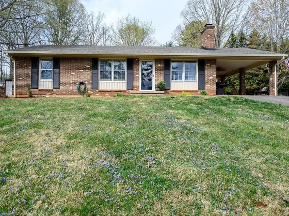105 Valleyview Dr, Madison Heights, VA 24572