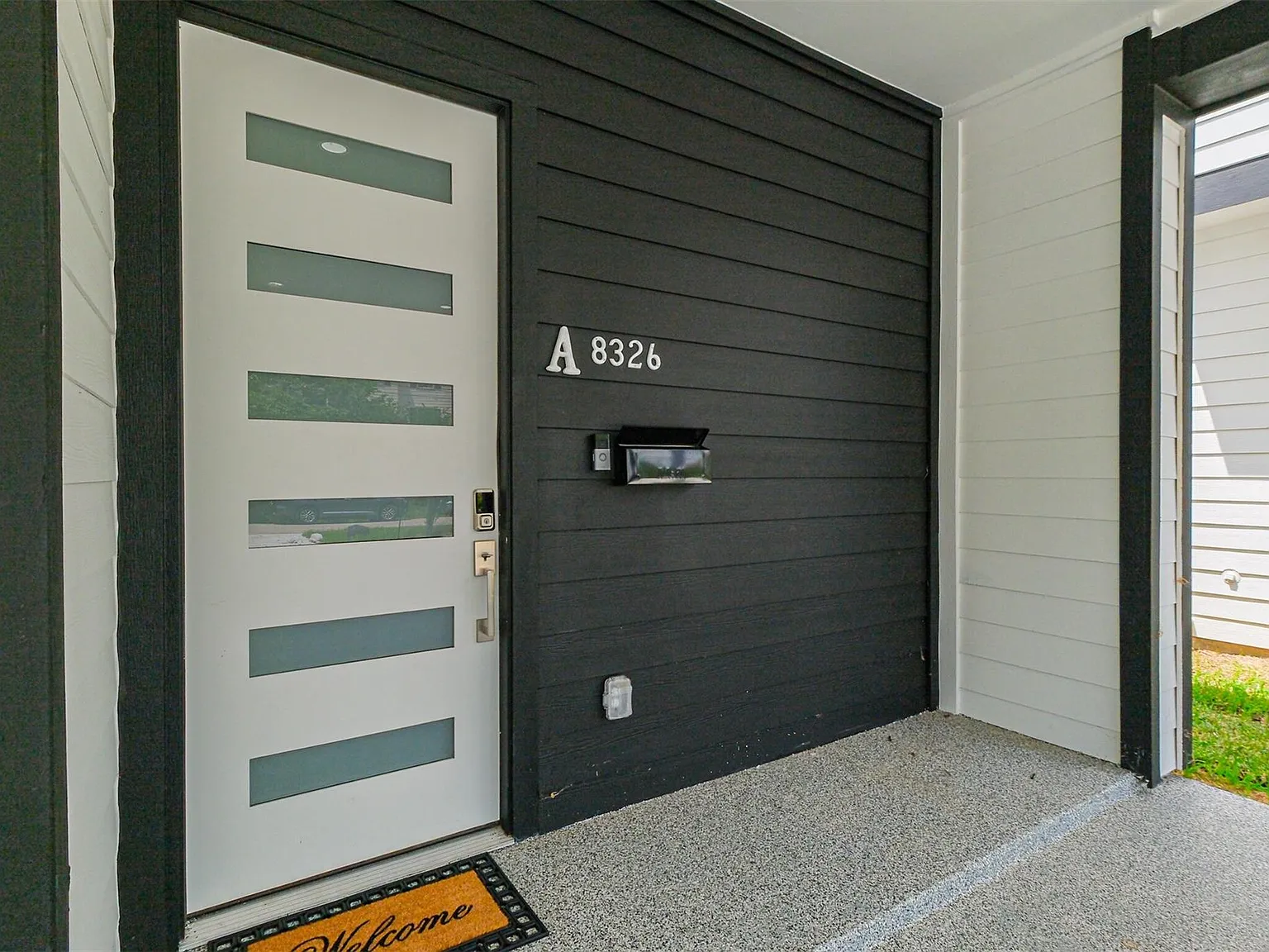3 bed, 2.5 bath, 1472 sqft, $2,500 — Photo 2